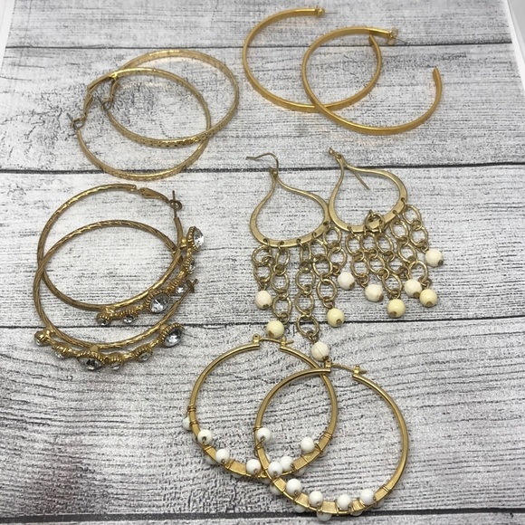 Bundle lot 5 gold tone casual dressy trendy earrings hoops and dangle drop. - Picture 1 of 7